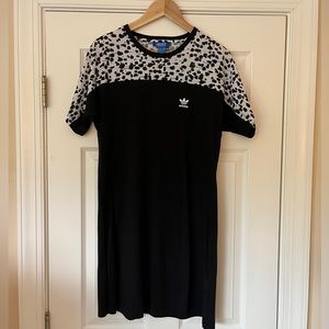Adidas Originals RARE Black & White Graphic Print Shirt Dress Women sz Small